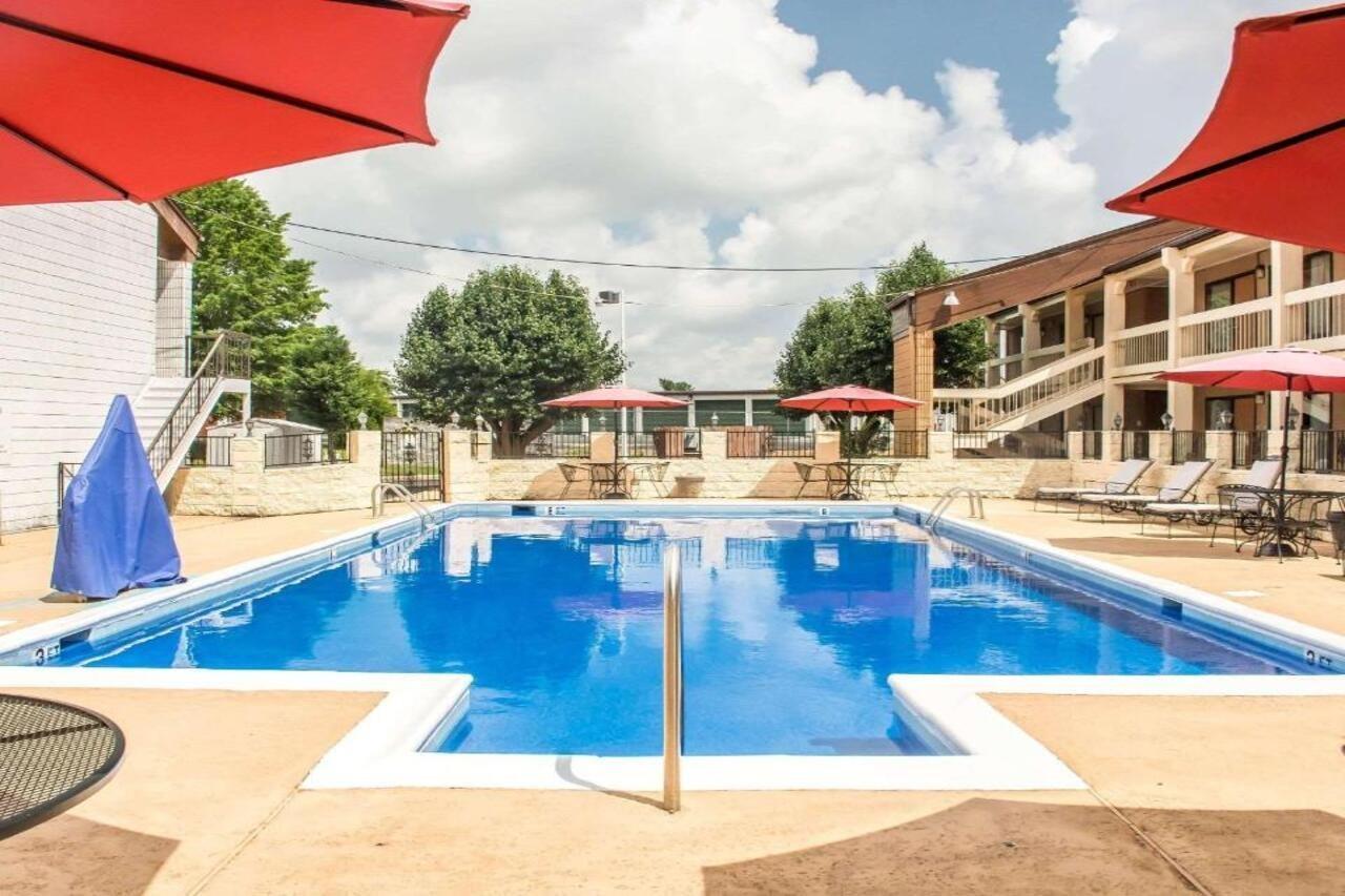 Quality Inn Madison - Huntsville Buitenkant foto