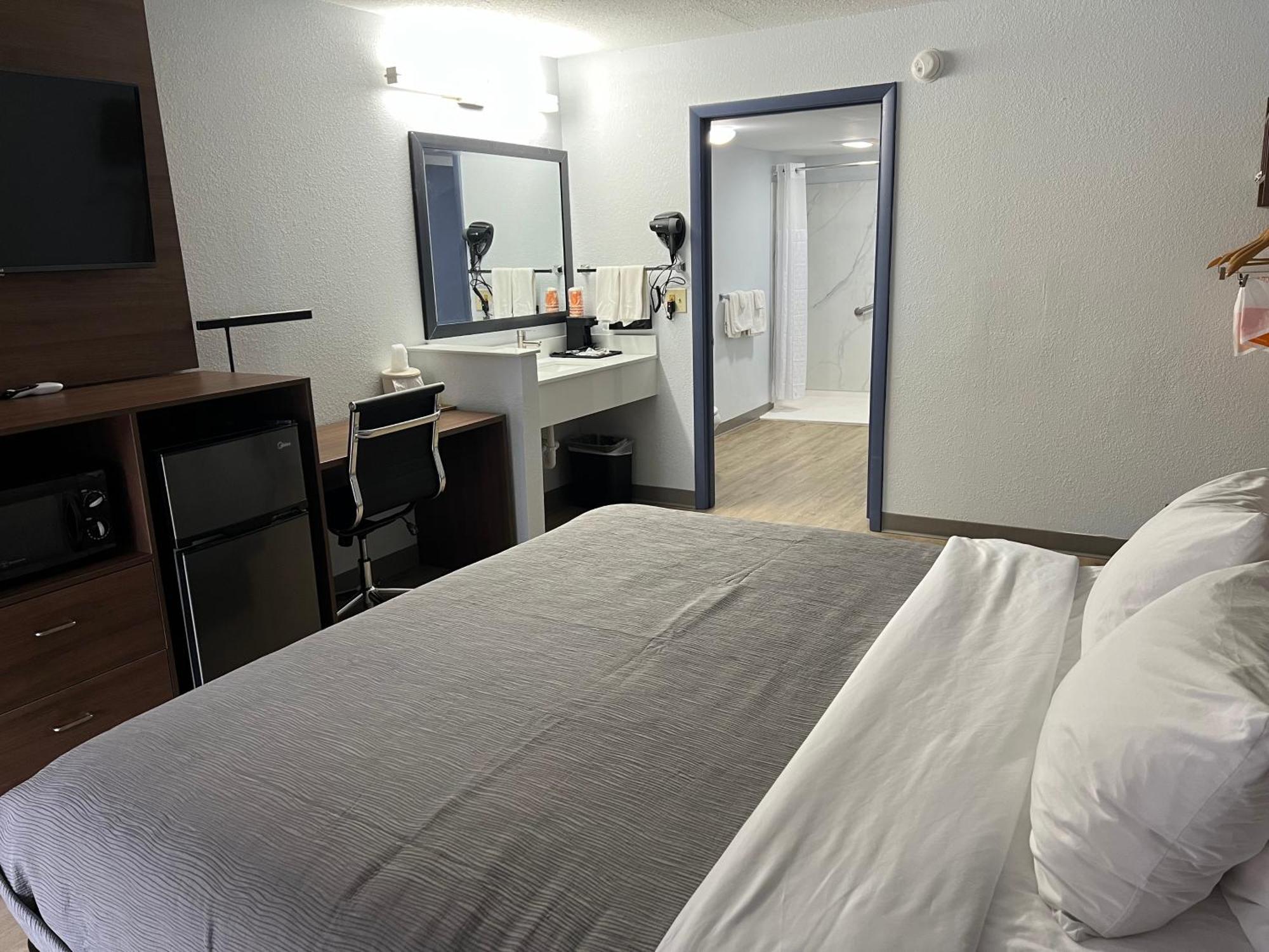 Quality Inn Madison - Huntsville Buitenkant foto
