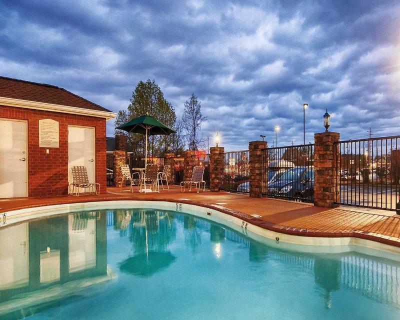 Quality Inn Madison - Huntsville Buitenkant foto