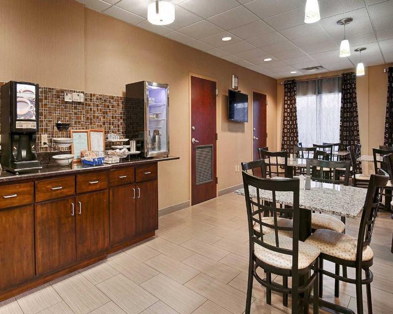 Quality Inn Madison - Huntsville Buitenkant foto