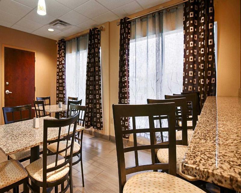 Quality Inn Madison - Huntsville Buitenkant foto